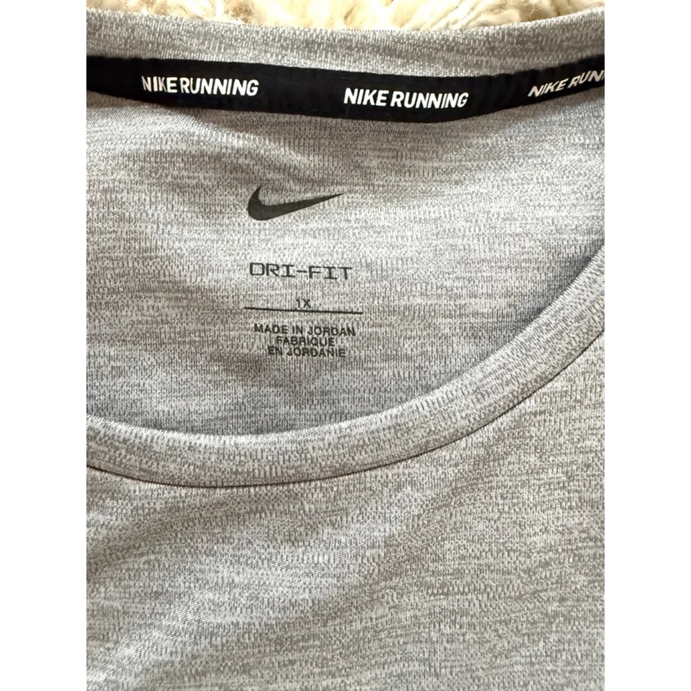 Men’s Nike Running T-shirt Size 1X Gray Dri-Fit